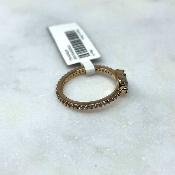 Banana Republic NWT Emerald & Faux Diamond Encrusted Ring, Size 6 - Picture 6 of 6